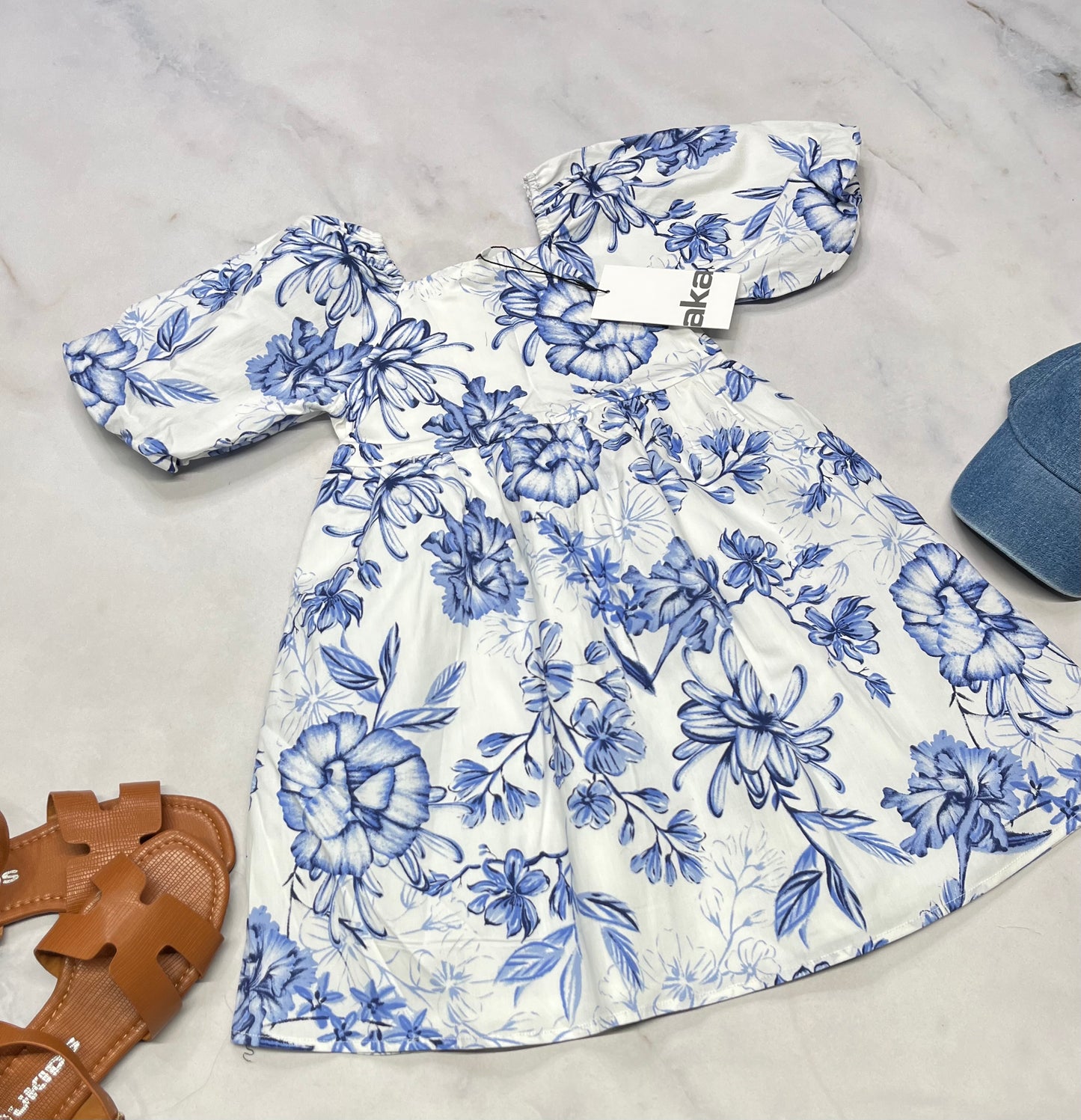 💙Robe incroyable : AKA + 6x fille neuve . Doublure int . Bout de manche et bordure du dos extensible . 1 épaisseur de crinoline.