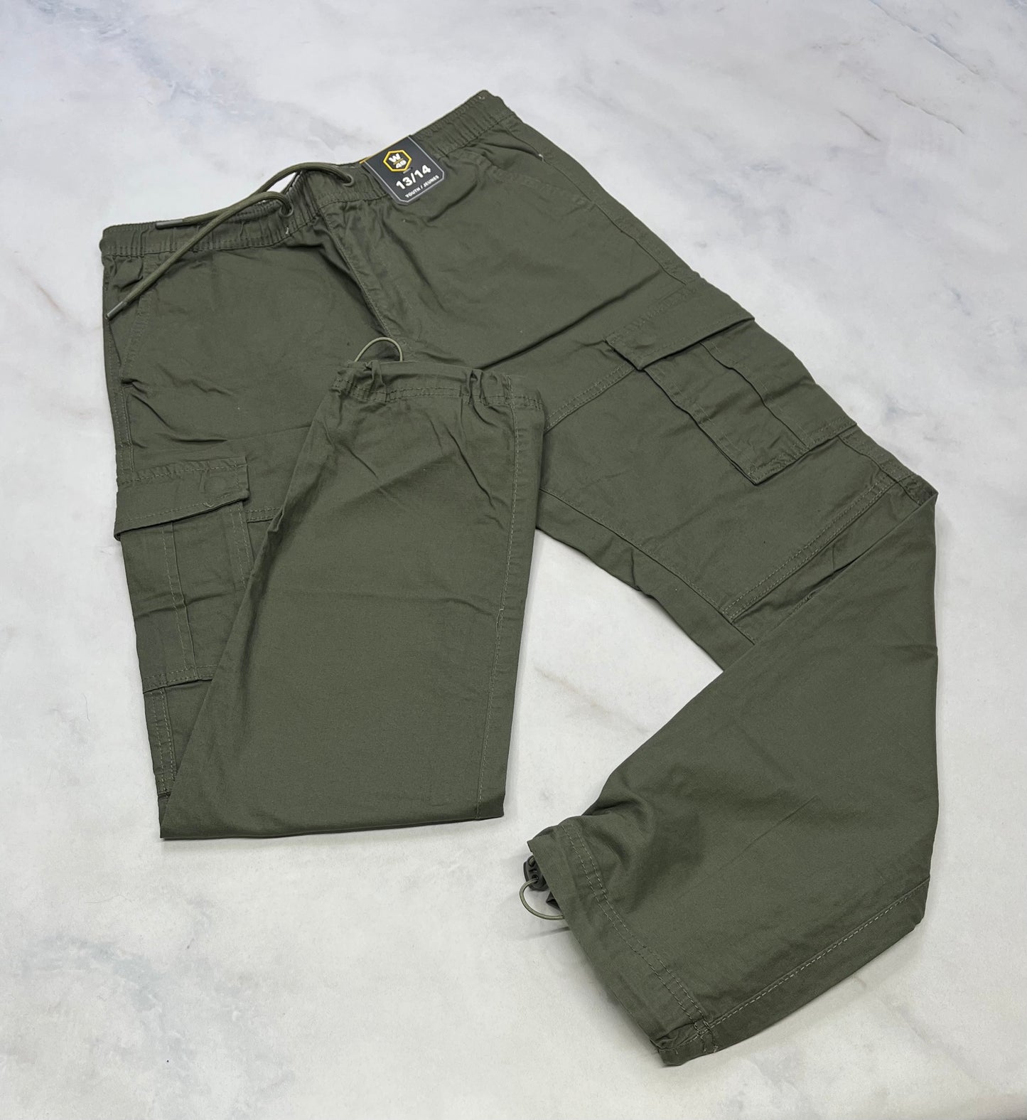 West : Cargo  kaki neuf ! Élastique s’ajuste au bas . 13-14 ans neuf!