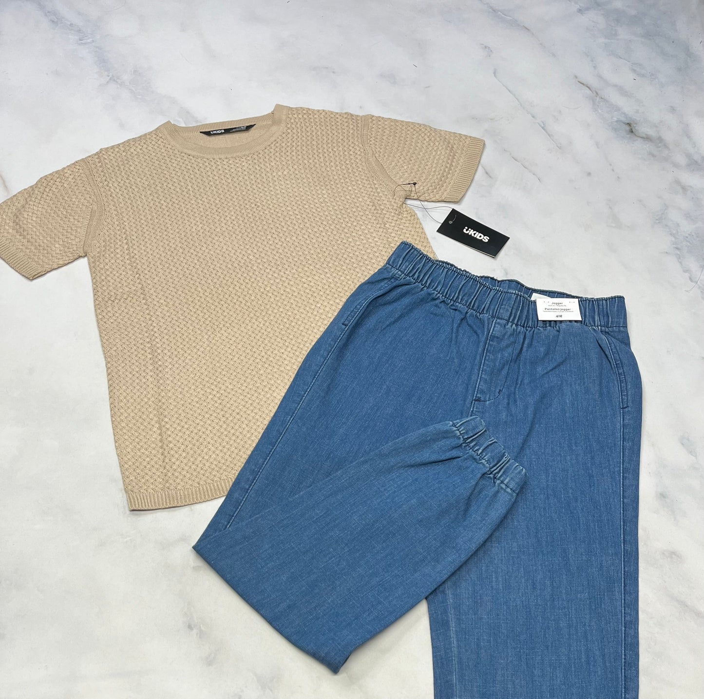 DUO : Manche courte en tricot + 10 ans + Jeans neuve 9/10 ans