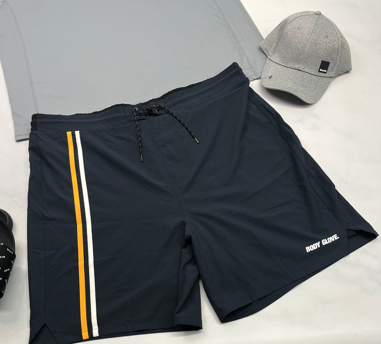 💦 Maillot : Body Glove sous short extensible intégré . Taille élastique  au dos .  ( Marine foncé) XXL/ homme neuf !