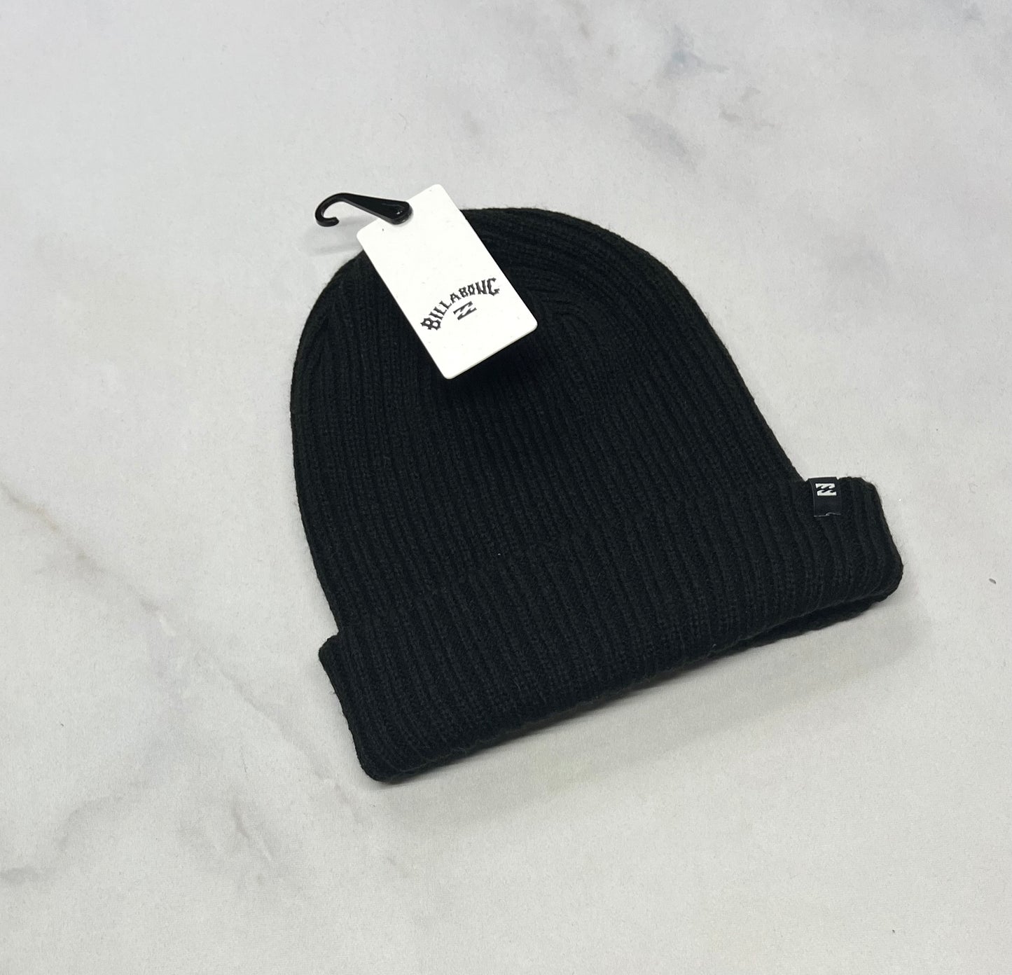 Billabong : Tuque automne : hiver stretch neuve . Fait pour enfant et ado ( car le rebord se retourne ).