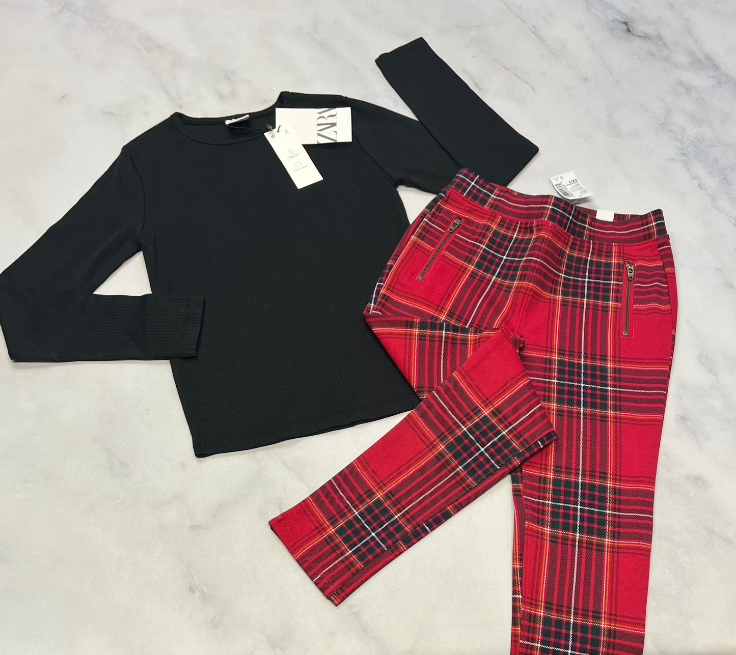 Duo neuf ! ZARA rib texturé noir fait 7 ans neuf! + Jeg. Place carreauté 6X-7 ans neuf!