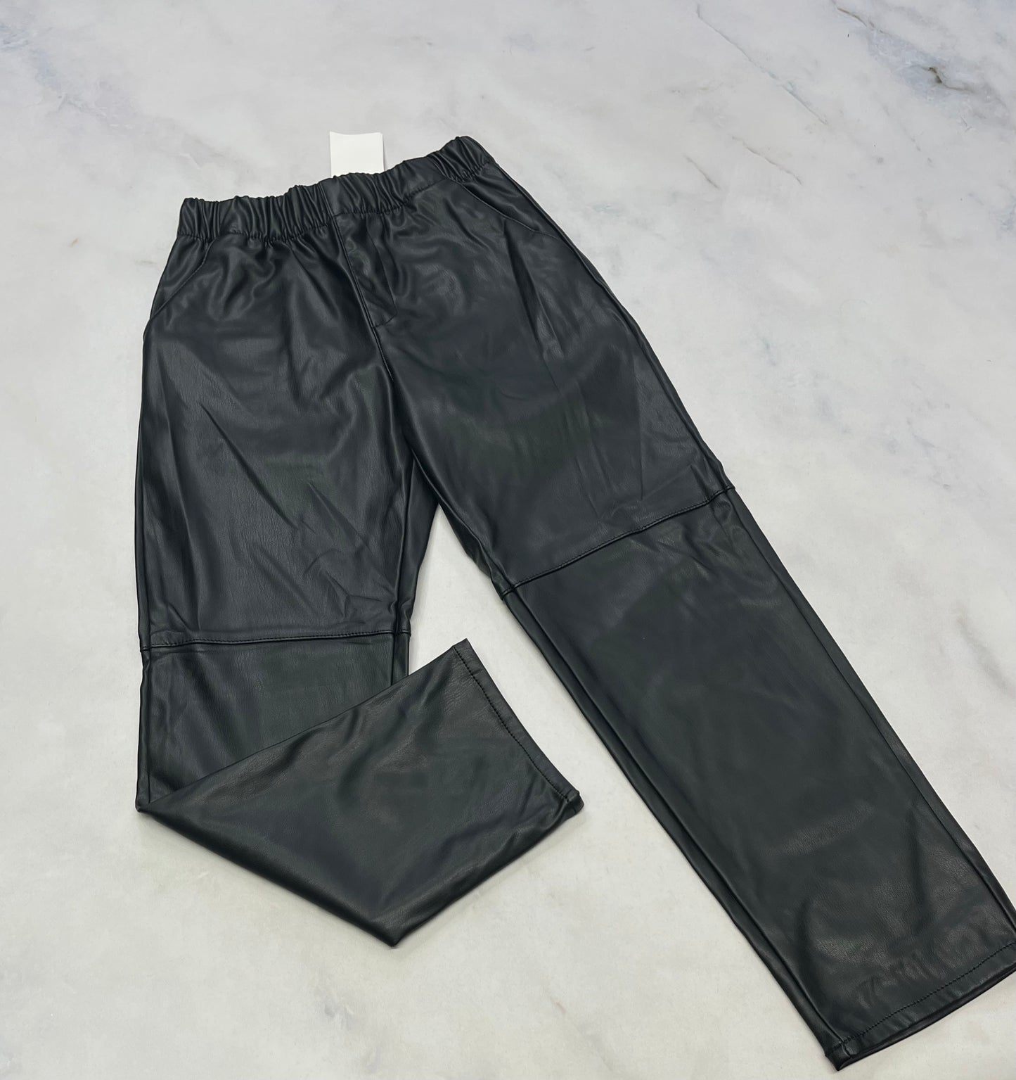 Pantalon look cuir : mou souple ( taille élastique ) 5-6 et 8-9 ans neuf!