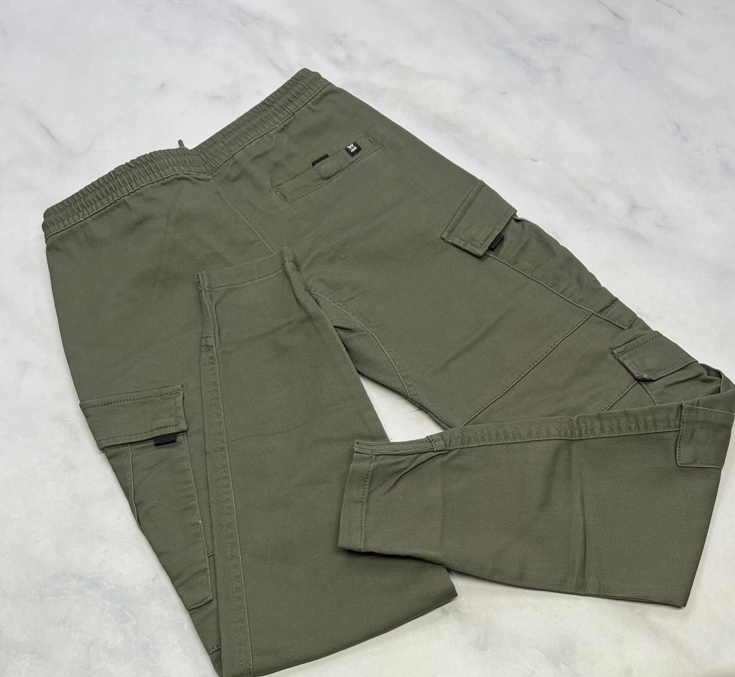 WEST : Cargo kaki ( zip au devant ) superbe ! Élastique au bas . 13-14 ans neuf !