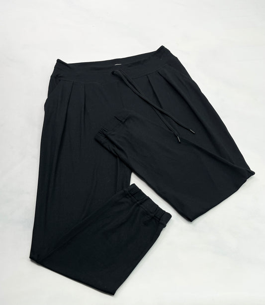 LOLË: Jogger noir neuf ! Stretch confo . Gr : M-L-XL femme .