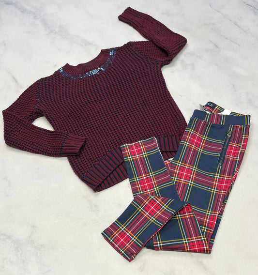 Duo : Tricot 2 tons ligne de col brillant comme neuf fait 7 ans . + Jegging neuf! Zips aux poches 6X-7 ans neuf!