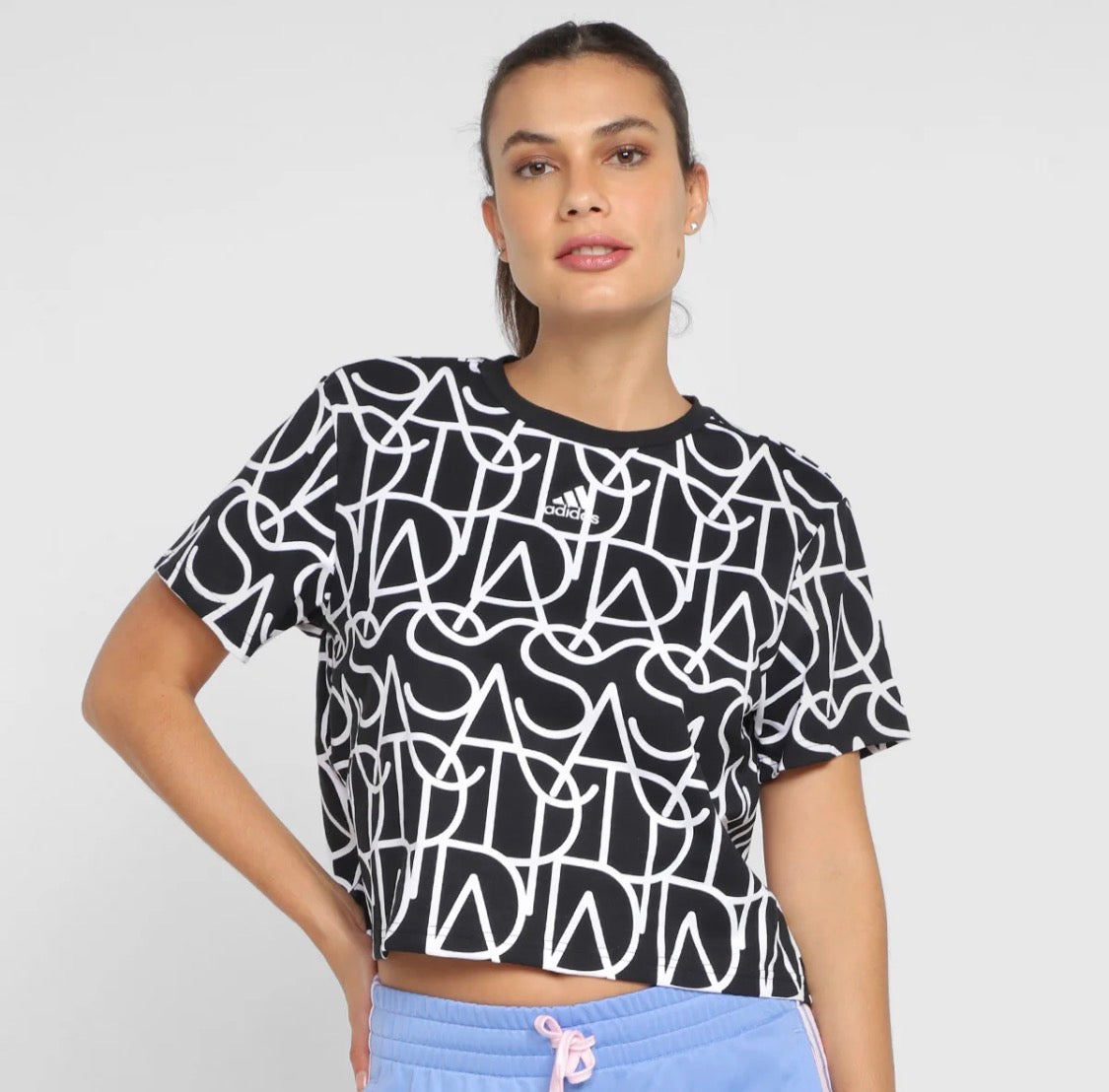 🩵 Adidas manche courte : logo brodé au devant L/ femme neuf ! Mi hanche look tendance .