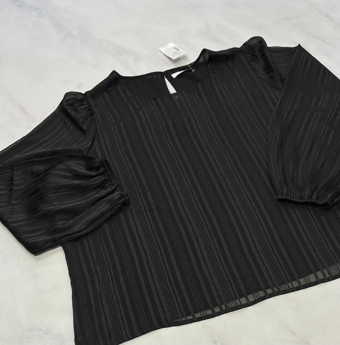 Haut léger : doublure intégré ( manche ballon souple ) rayé noir et fil argenté brillant dans le tissu . Mi hanche neuf ! XXL ( + Xl-Xxl) neuve.