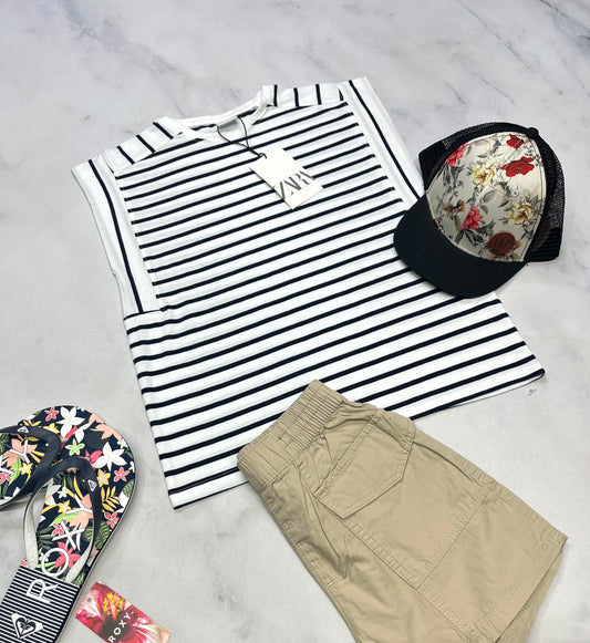 ☀️ Haut rayé : ZARA 10 ans fille coupe boxy tendance . Neuf!