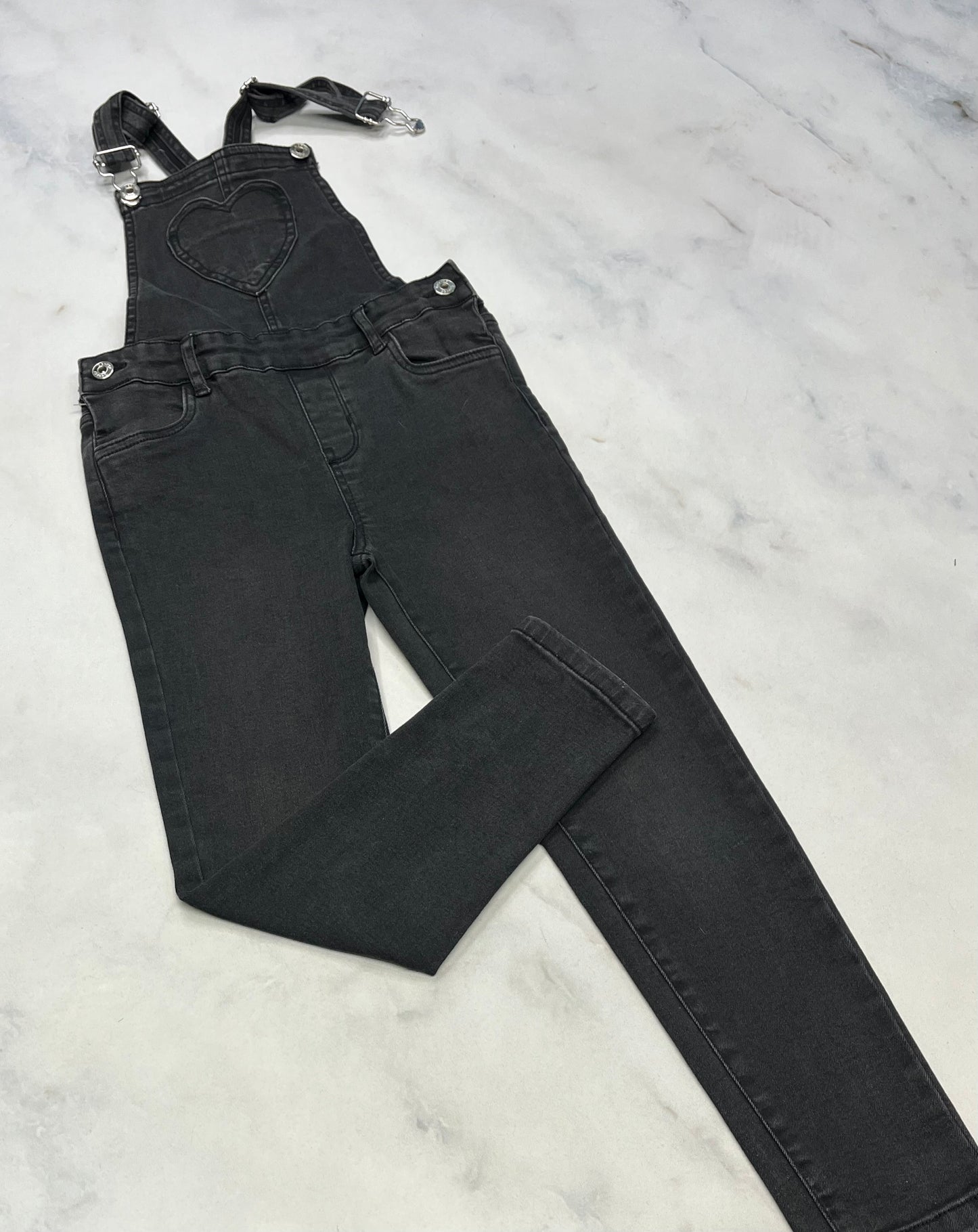 Salopette : tissu Jeg.jeans stretch mou / ajustable comme neuve . Fait 6x