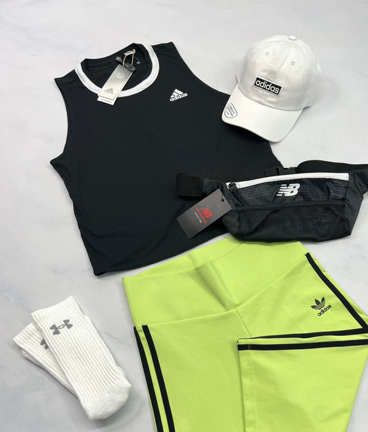 🌴 Camisole Adidas look écourté ajustable au bas du dos avec un noeud . Small et médium femme dispo .