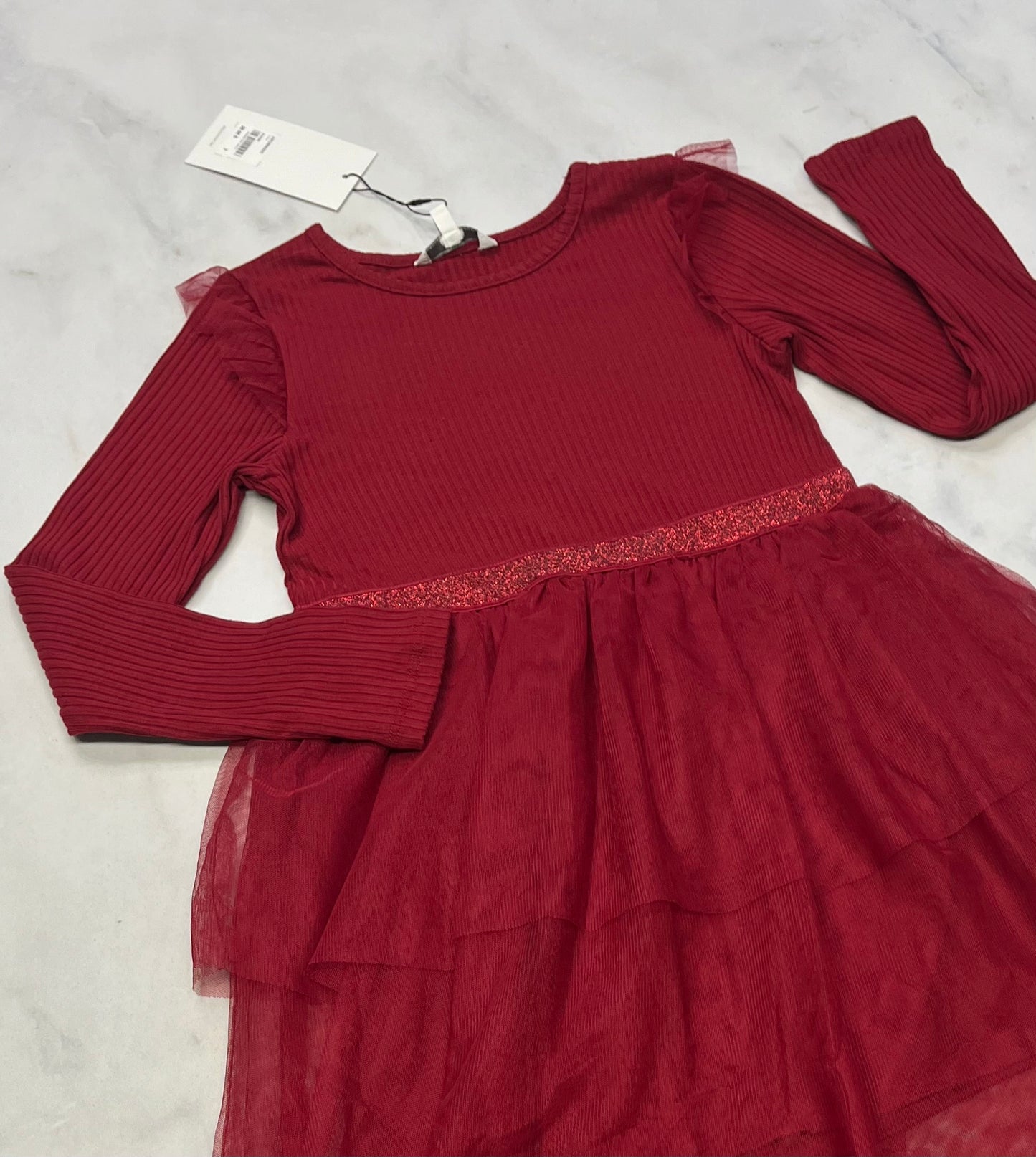 Robe : AKA neuve ! Haut tissu rib texturé stretch . 7( + 6x) neuve 6(5-6) ans . Bande de taille brillante .