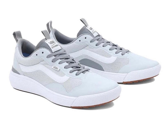 😍 VANS : unisexe Bleu , gris pâle  et blanc . Modèle hyper léger et confortable . Superbe avec un jeans autant habillé en sport . Gr : 10 femme ou 8.5 homme .