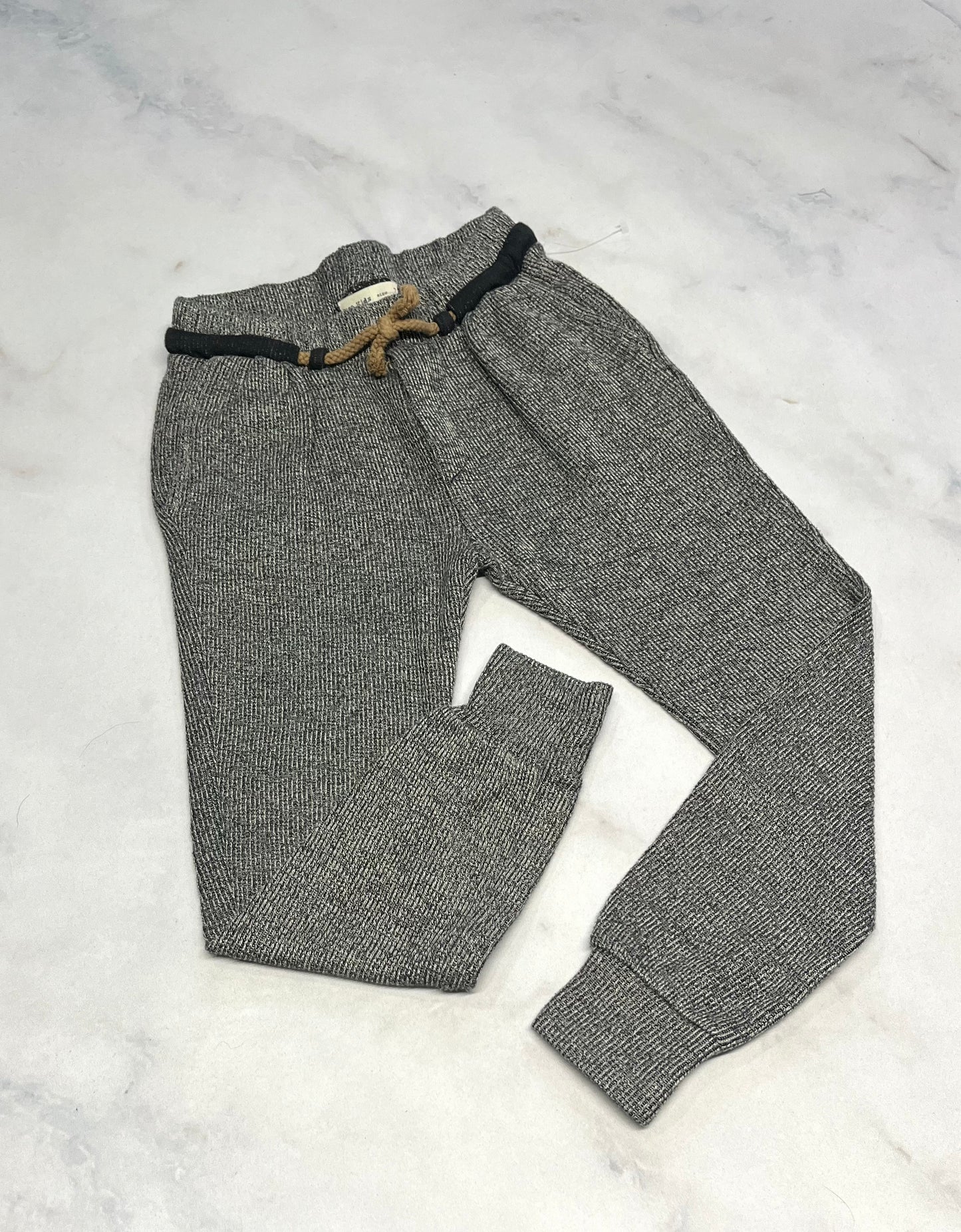 ZARA : pantalon mou tissu confo ( taille élastique ) comme neuf ! Fait 6x fille .