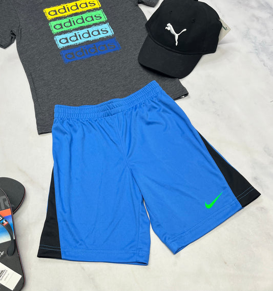 💙 Bermuda : Nike en tissu de sport 7 ans garçons neuf !