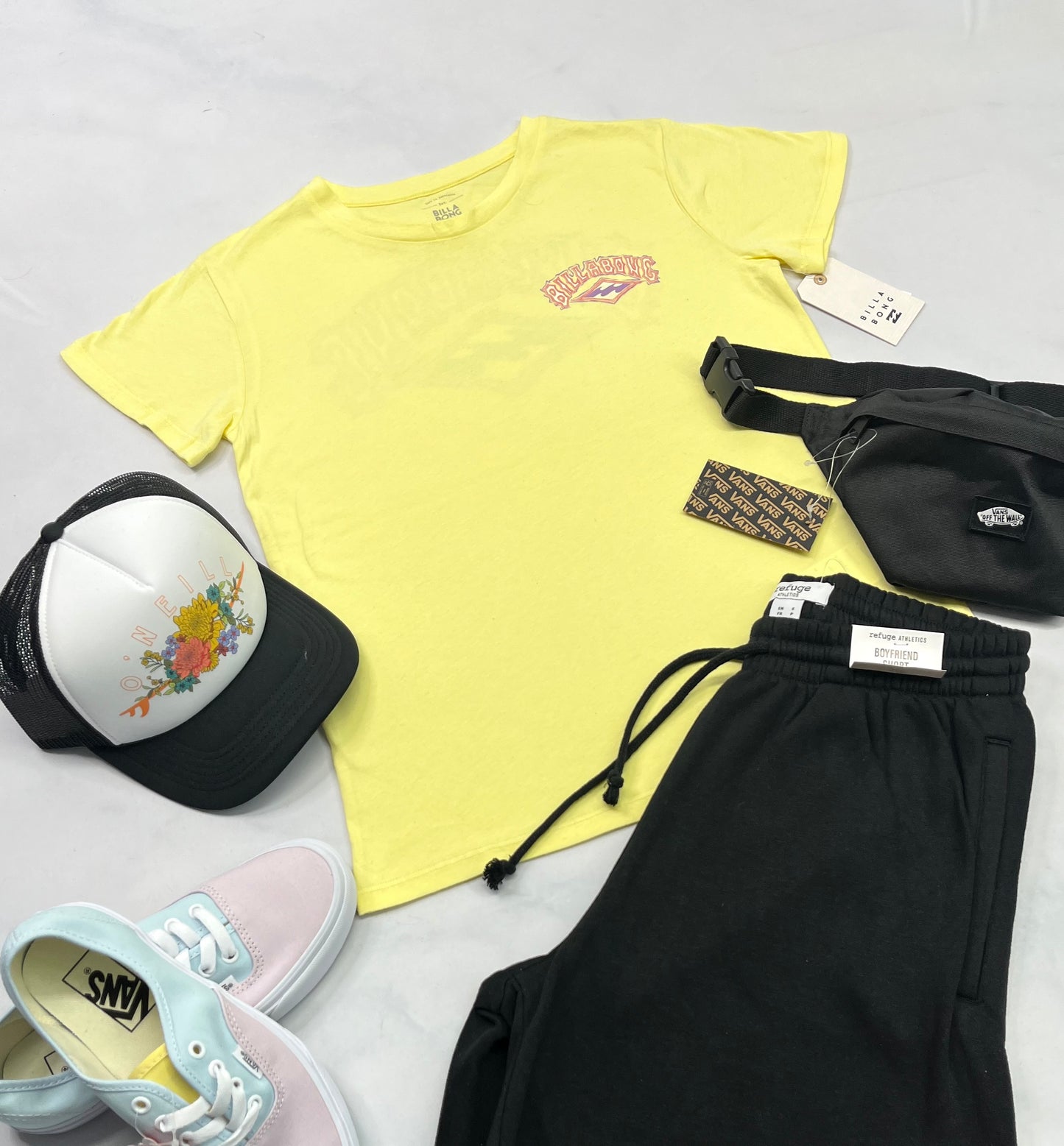 🌿 Manche courte : Billabong XS/ femme relax fit neuf ! Beau logo au dos .