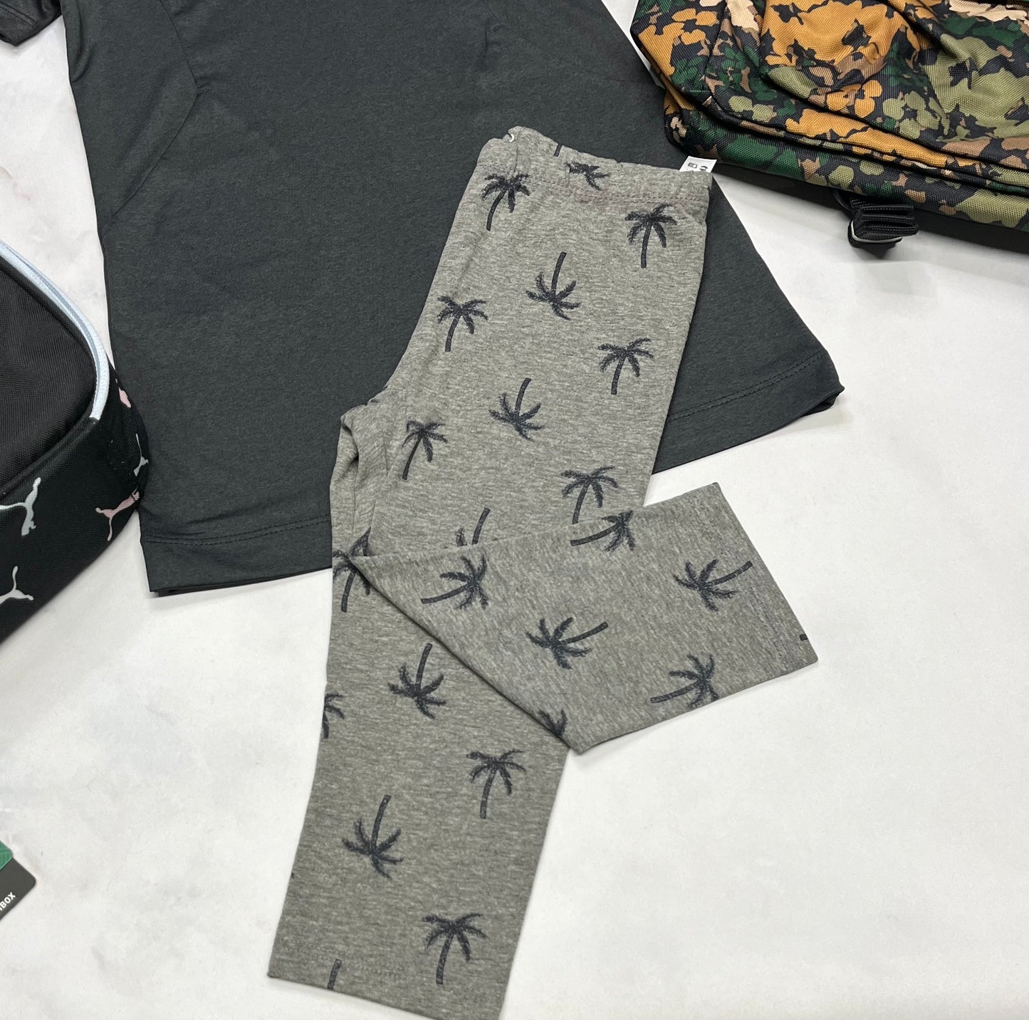 🌴 Legging : 3 quart 5 ans fille neuf !