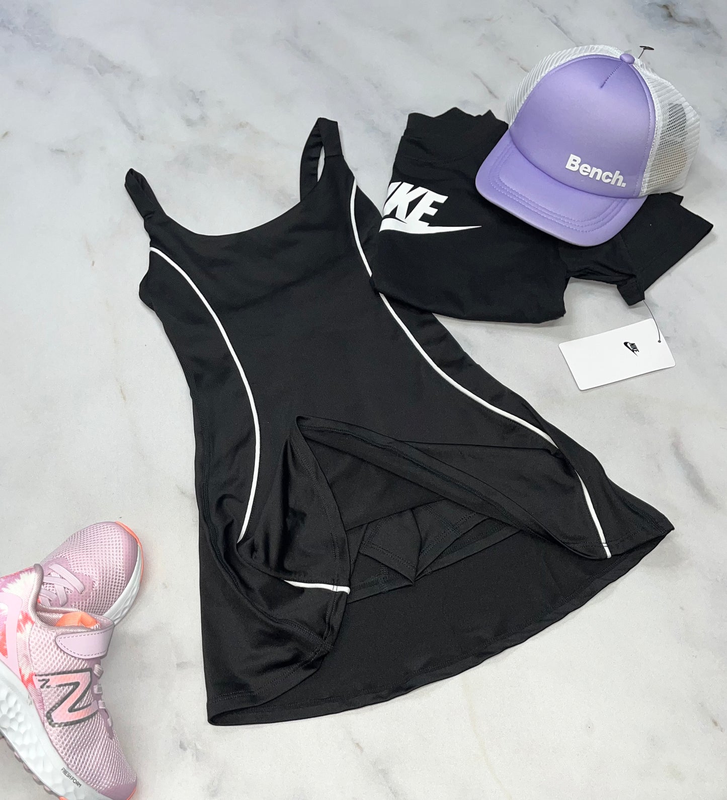 😍 Robe noir: en tissu de sport stretch , sous cuissard intégré ! Fait 5-6 ans fille neuve .