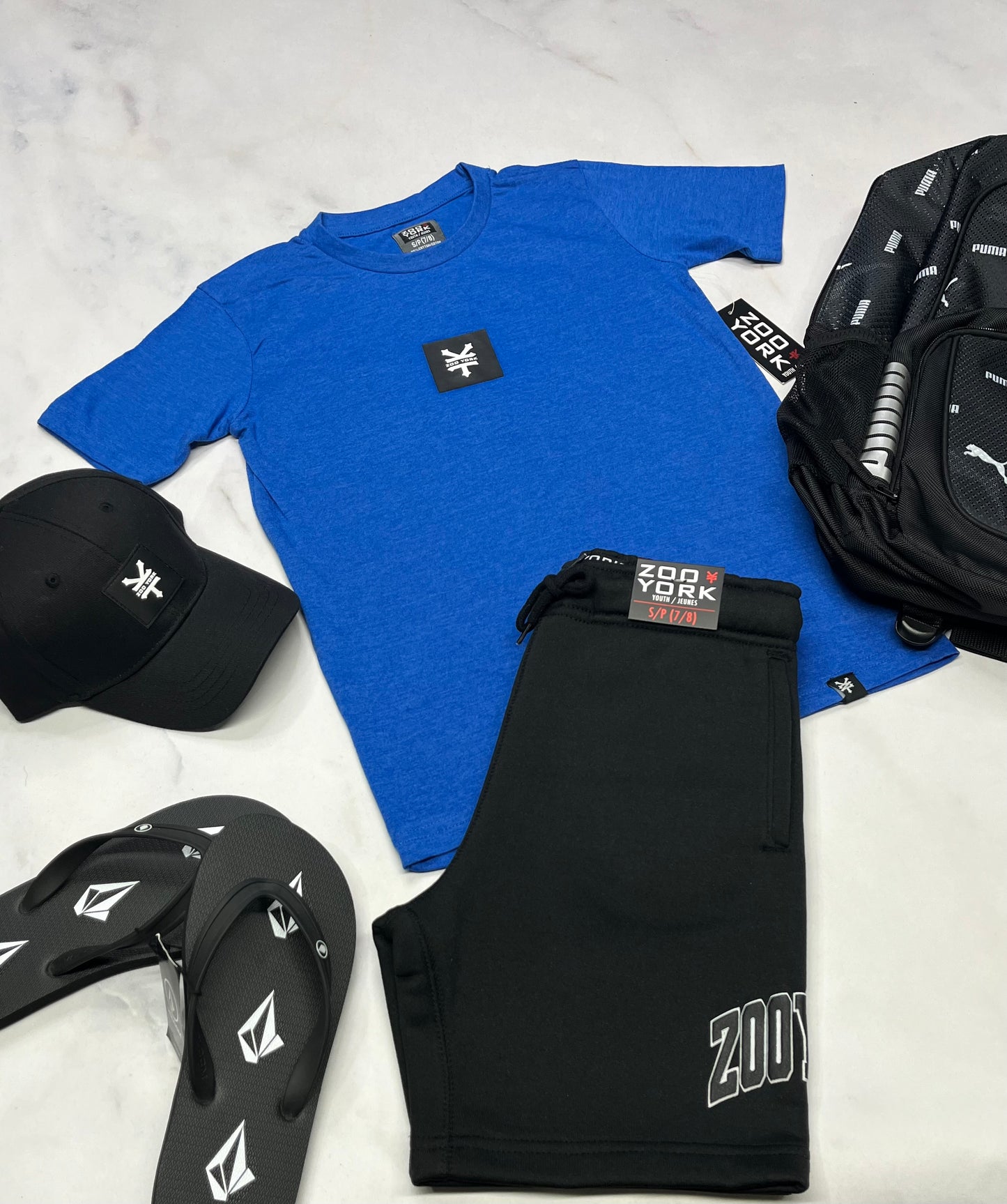 🌴Solde , T-Shirt : Zoo York 7-8 ans garçon neuf mais le logo est légèrement croche .