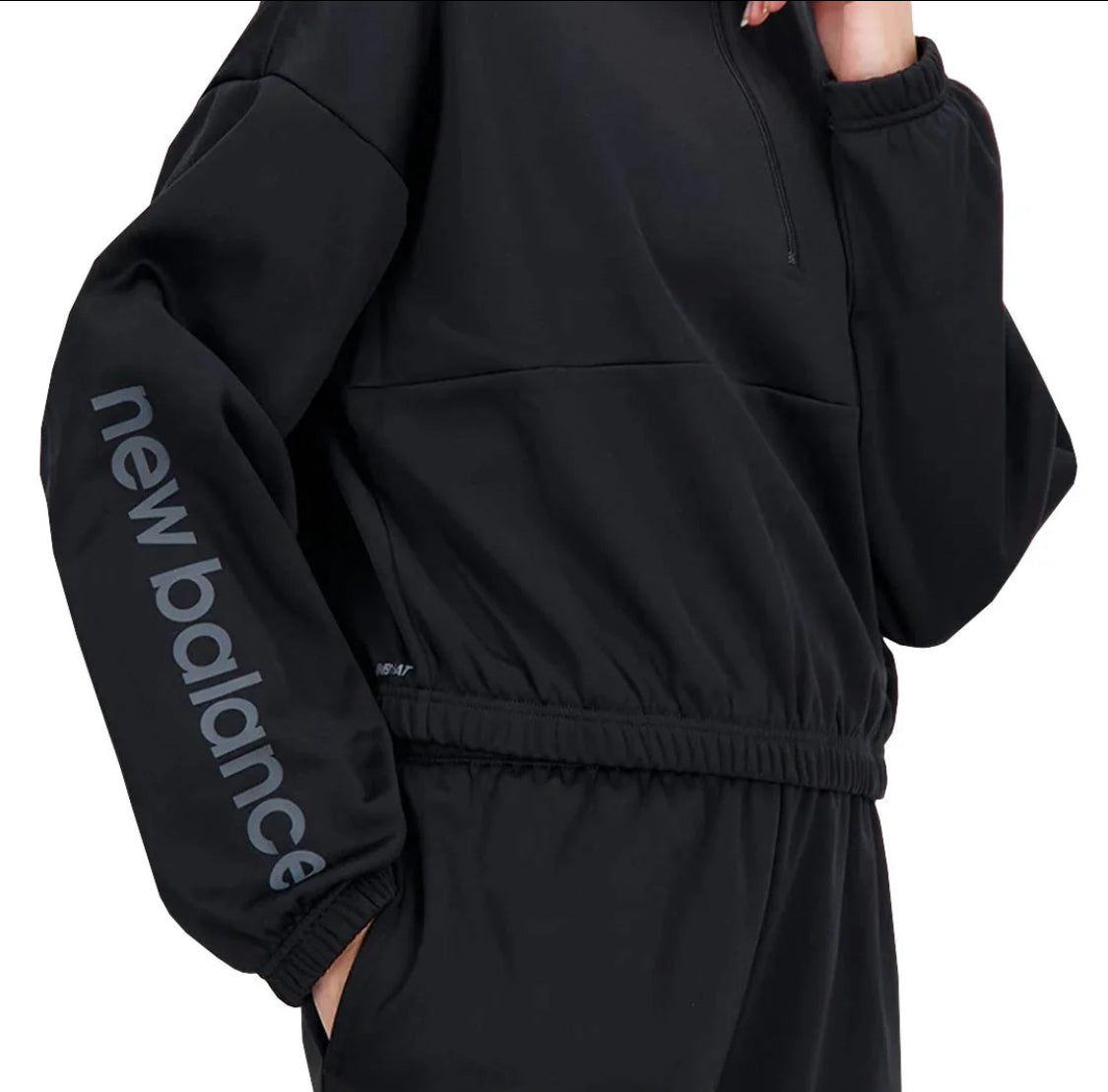 New . balance : Manche longue mi hanche neuf ! Élastique au bas et doux à l’intérieur . Fait L/ femme .