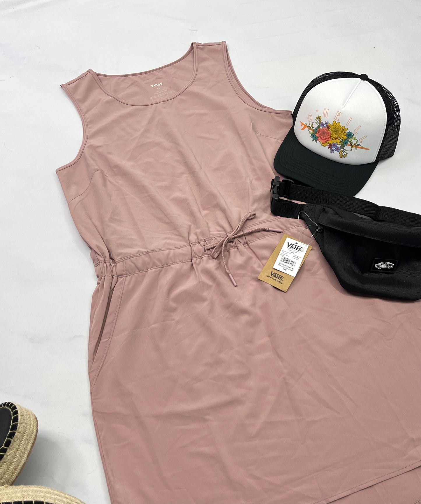 🌴 Robe : rose S/ femme coupe confo neuve . En tissu léger qui ne décolore pas . Stretch avec des poches .