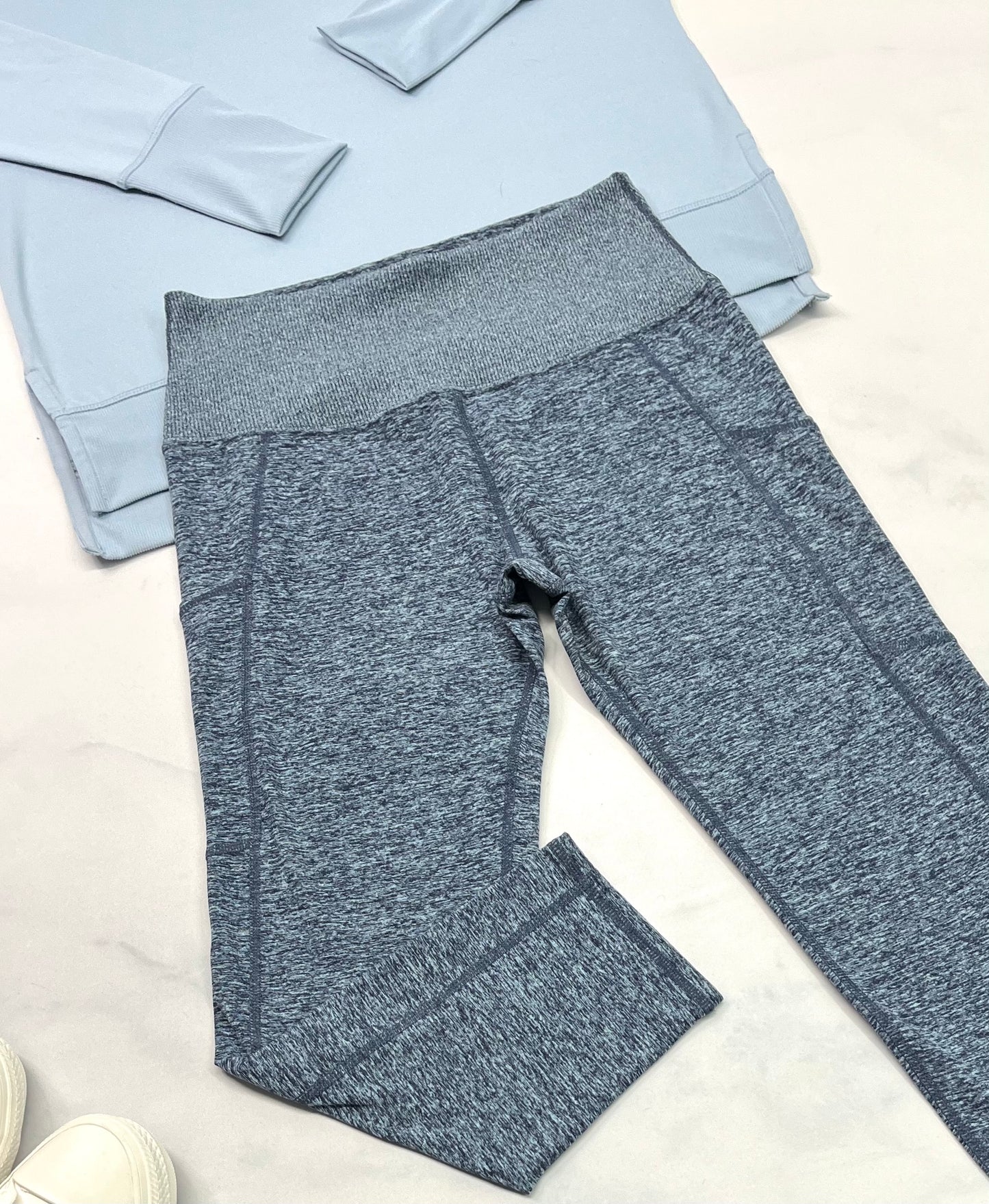 💙 Capri : soft stretch bleuté fait Small (5-6 ans femme ) neuf ! Poches sur les côtés .