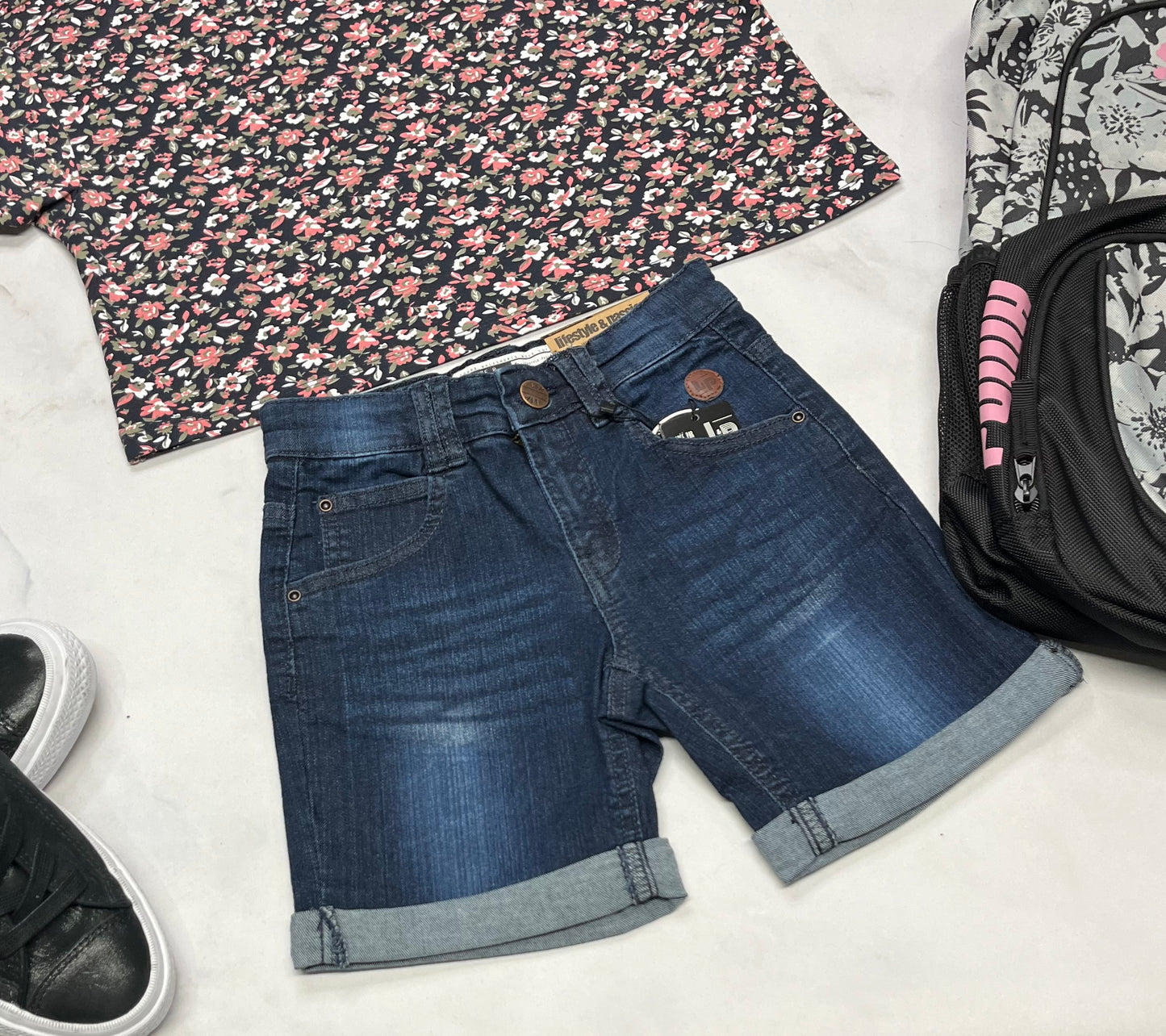 😍 Short : jeans LP taille haute stretch fait 7-8 ans fille neuve .