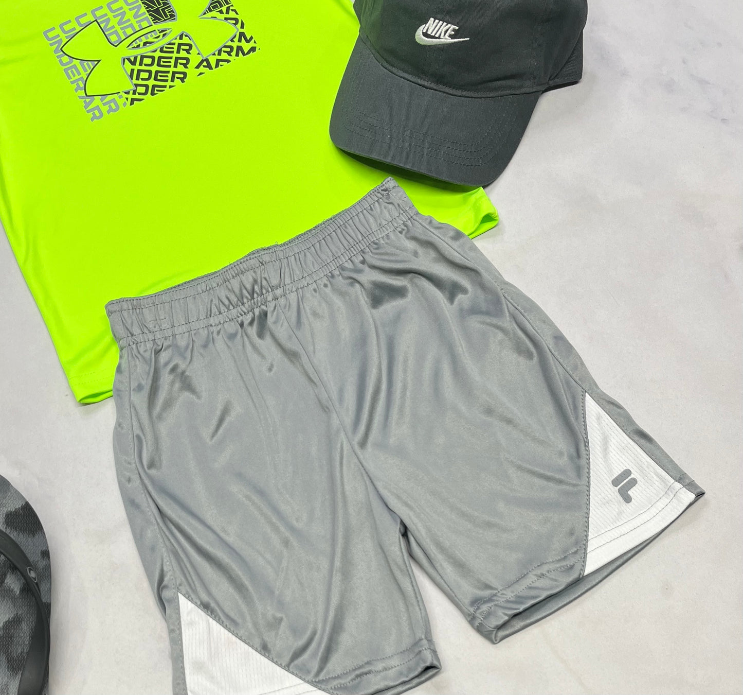 🤩 Bermuda : Fila en tissu de sport 4(+3-4 ans ) neuf !