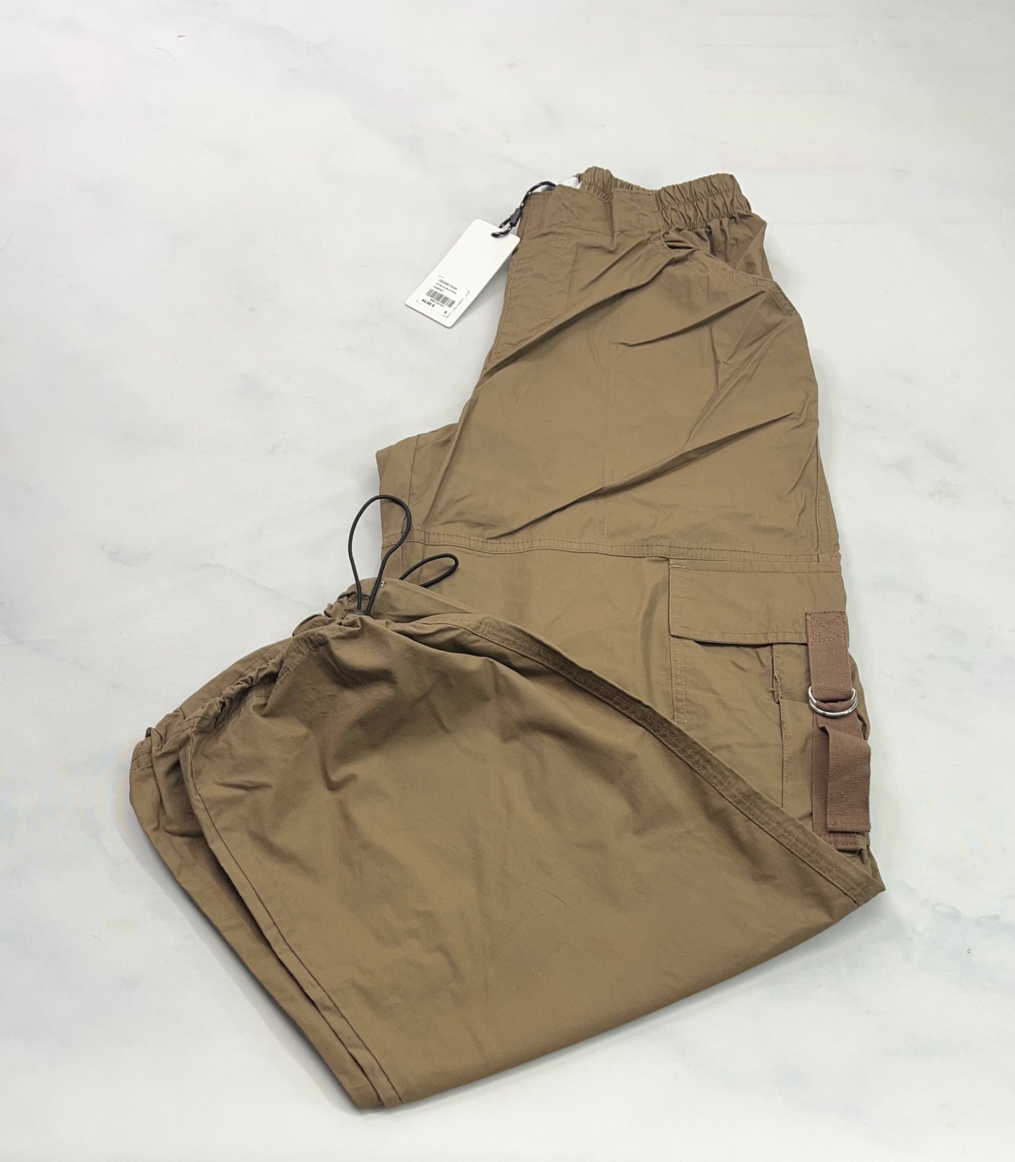 Pantalon : cargo taille et bas élastique . Defrost S/ femme coupe lousse tendance . Neuf!