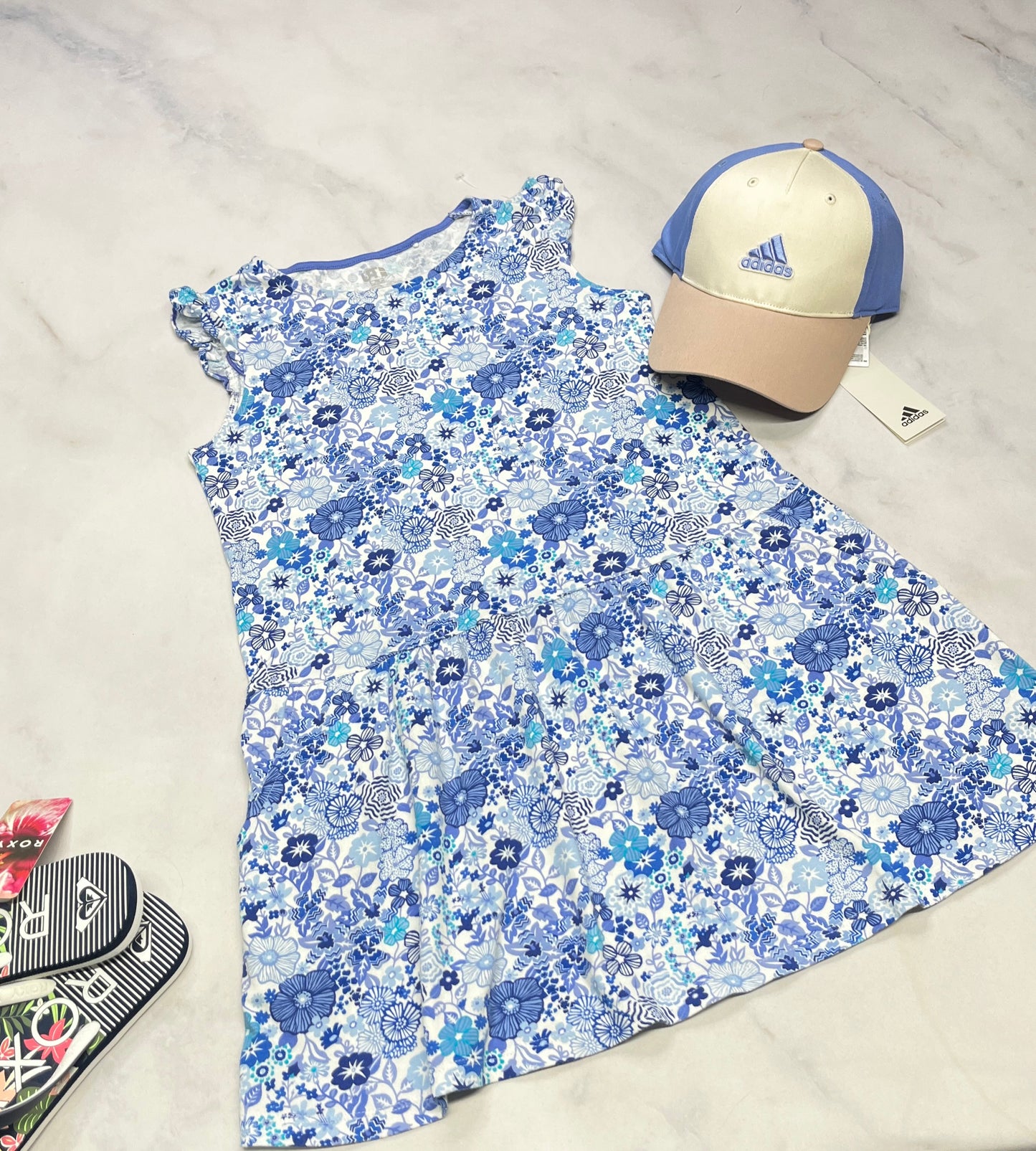 🌴 Robe:  fleurie UNiCLO en coton souple + 10 ans fille comme neuve.