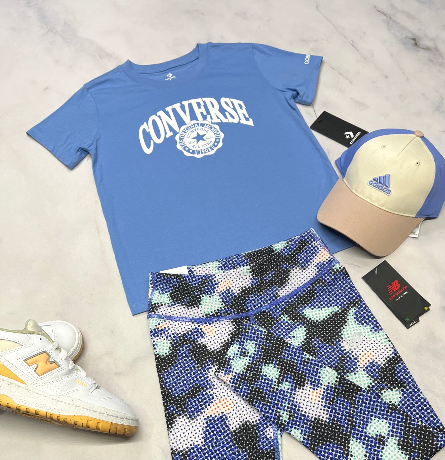 💙Converse : manche courte neuf fait 11-12 an fille neuf !