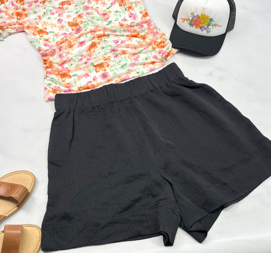 ☀️ Short : taille haute tissu effet satiné mât/ texturé  . Cuisses souple confo neuf ! Fait M/ femme .
