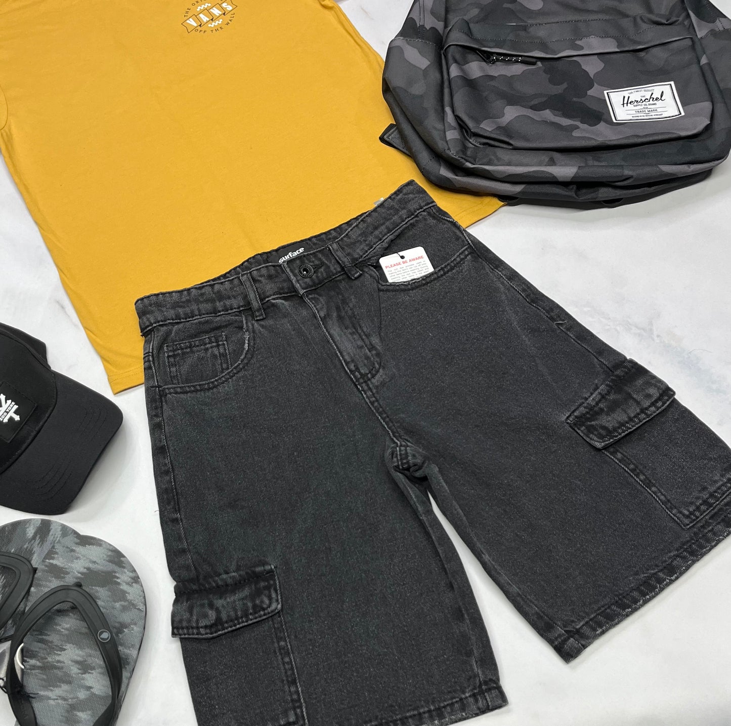 ☀️ Bermuda : en jeans mou cargo Surface neuf ! 12 ans ajustable / garçon .