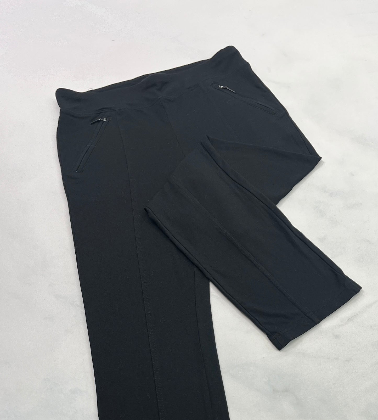 Pantalon noir : tissu jegging confo ! S’enfile comme un leg. M/ fit ( SM/ femme ) super état .