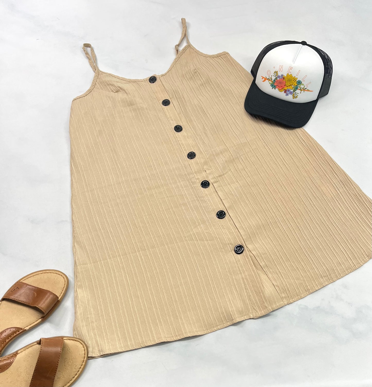 🌿 Robe : Shein tissu léger dos avec él’astique  . L/ femme ( ou ML femme + lousse) état neuve .