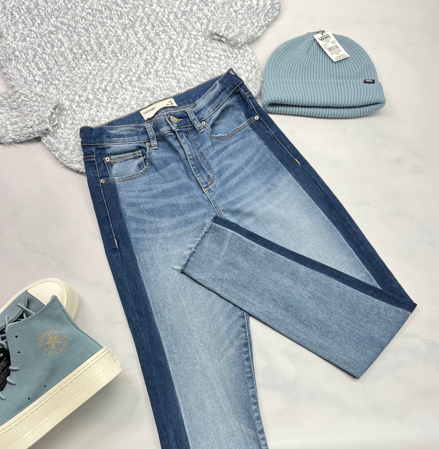 ❄️ Skinny jeans : Taille haute stretch mou confo . Garage fait 4-5 ans small femme . Comme neuf!