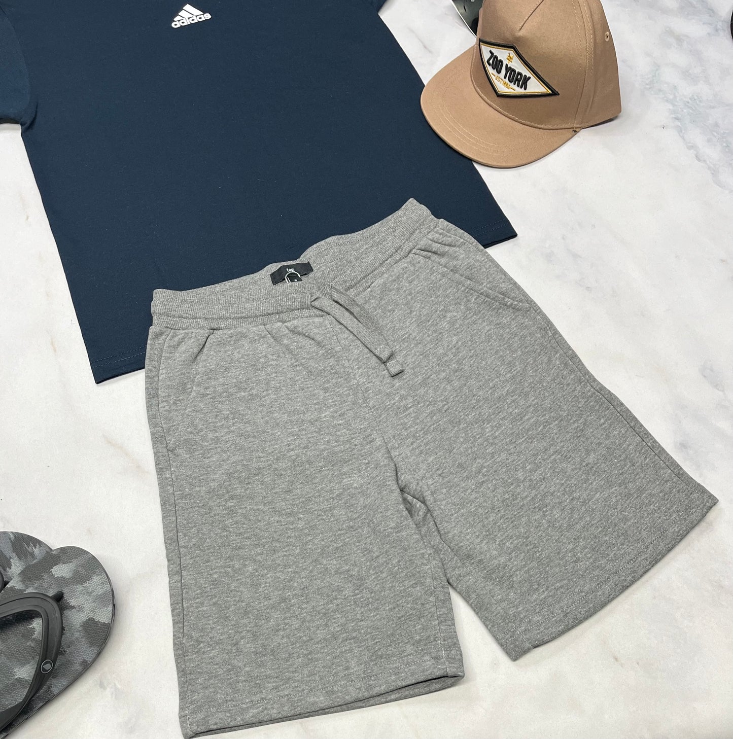 💙 Bermuda : en ouaté gris Tag 8 ans garçon neuf ! Poche à l’arrière .