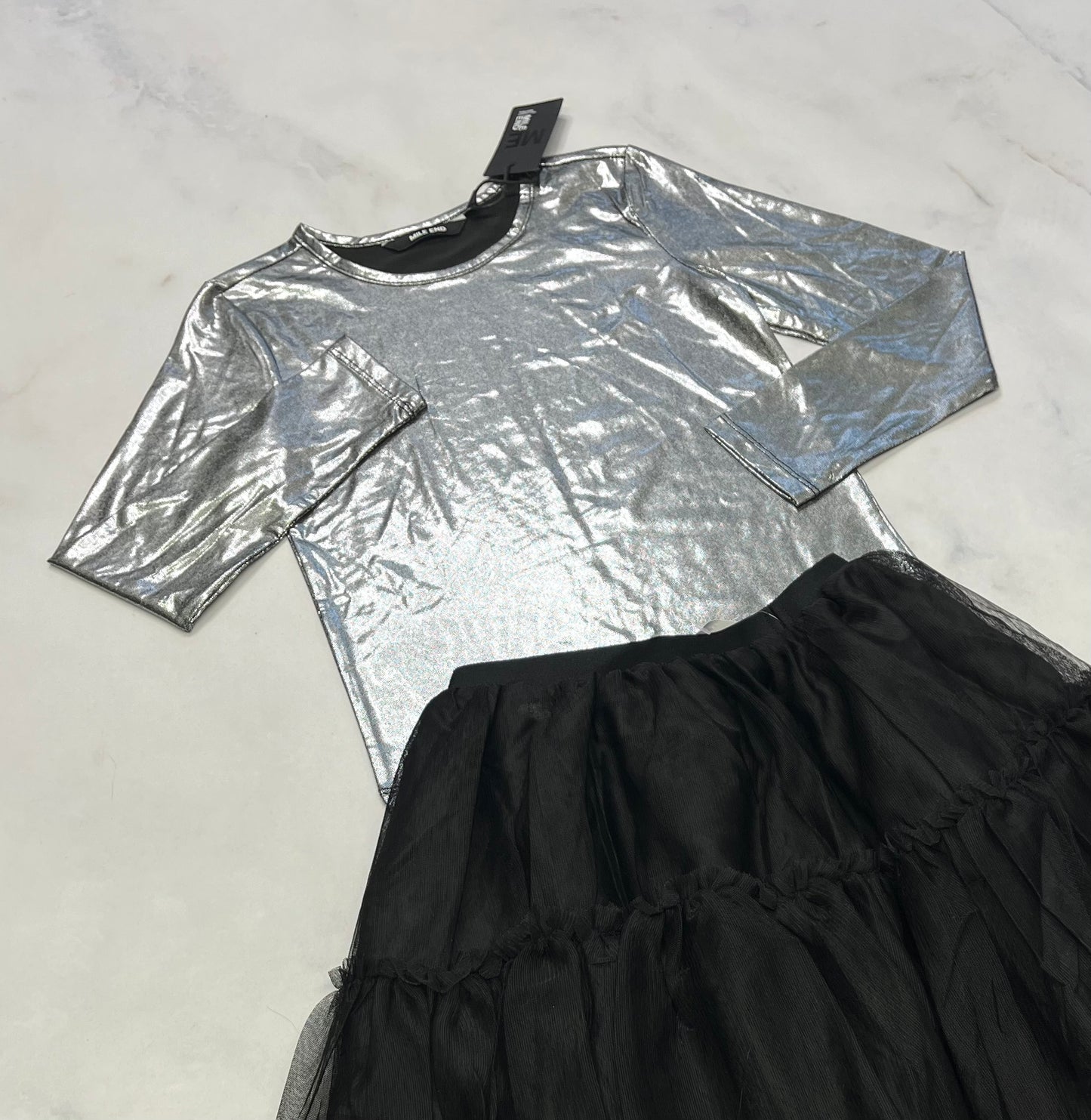 Duo fait 6 ans neuf ! Mile end haut argenté stretch mou confo fait 6 ans neuf ! + Jupe neuve fait 6 ans .