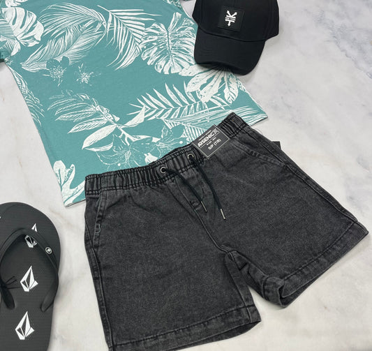 ☀️ Short jeans : Arsenic 7-8 et fait 8-9 ans garçon dispo neuve.