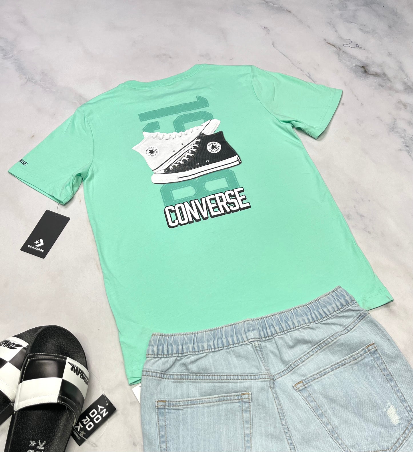 🌴 T-Shirt Converse : 14-16 ans coupe confo . Neuf ! beau logo au dos .