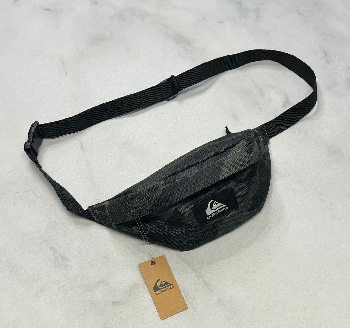 Quiksilver : Sac ajustable ( pochette avec 2 fermoirs). Neuf !