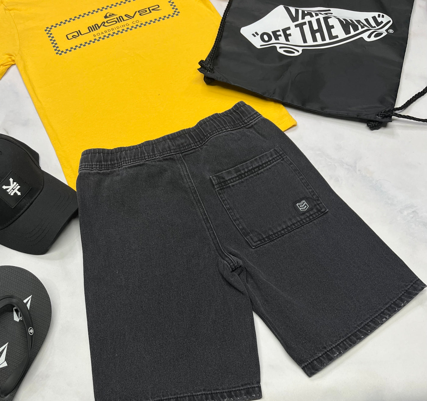 🛹 Bermuda : en jeans souple Surface / taille élastique 8 ans garçon coupe confo . Neuf !