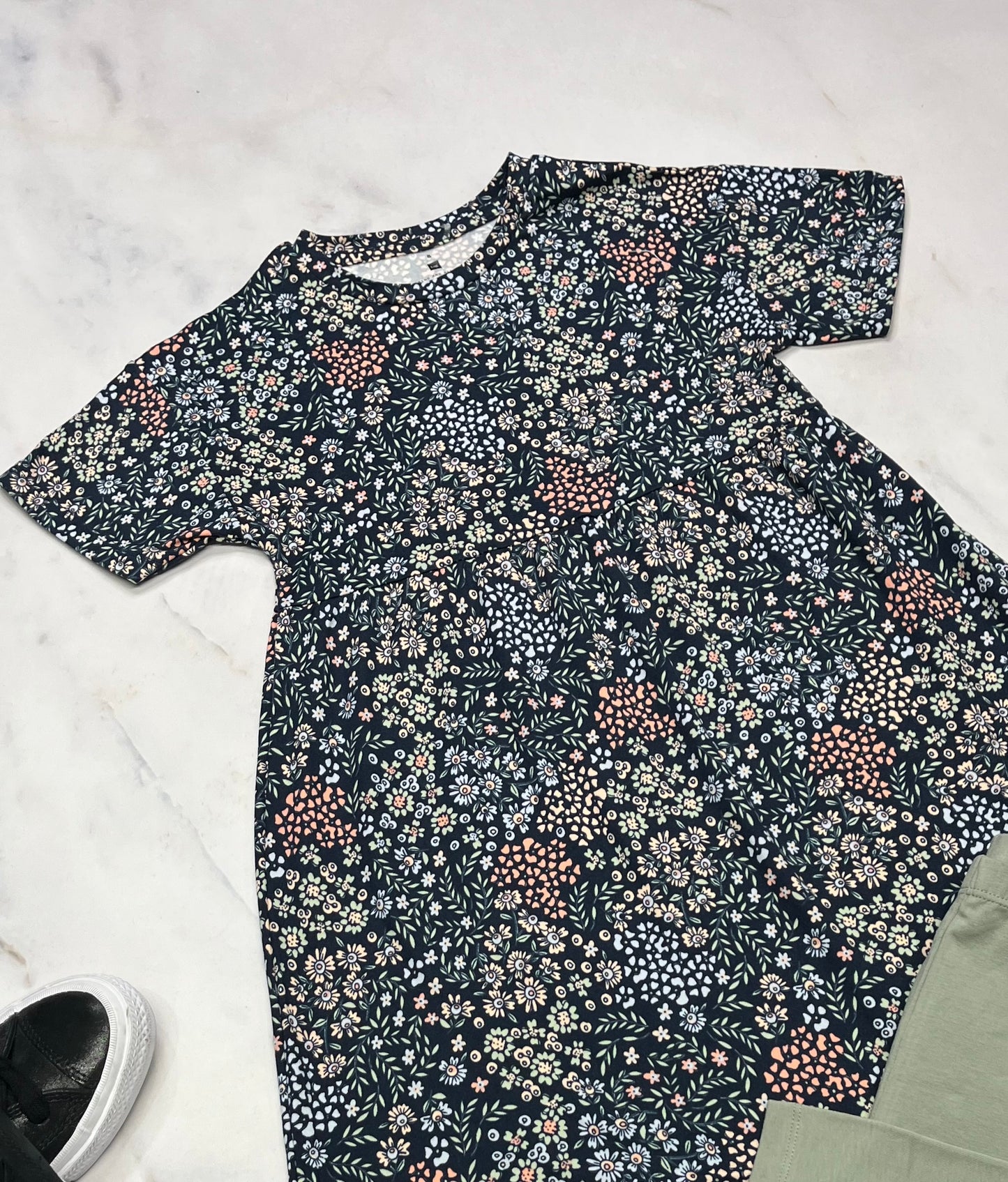 🌿 Robe fleurie : soft stretch 8 ans fille Tag neuve !