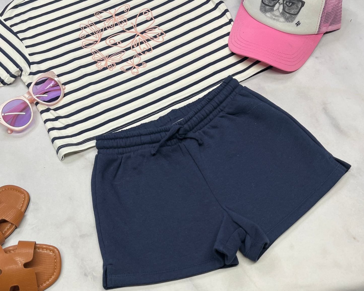 🌸 Short : ouaté marine  7 ans fille neuve .