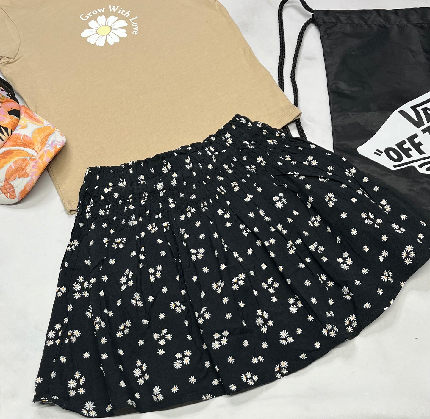 🌼 Jupe :fleurie avec short intégré sur taille élastique mile end . Hyper confortable . 7(6x-7) neuve .
