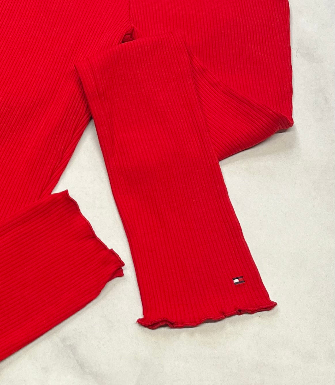 Duo ensemble : TOMMY neuf ! Tunqiue en ouaté + leg.rouge robe texturé neuf ! 7 ans et 8 ans .