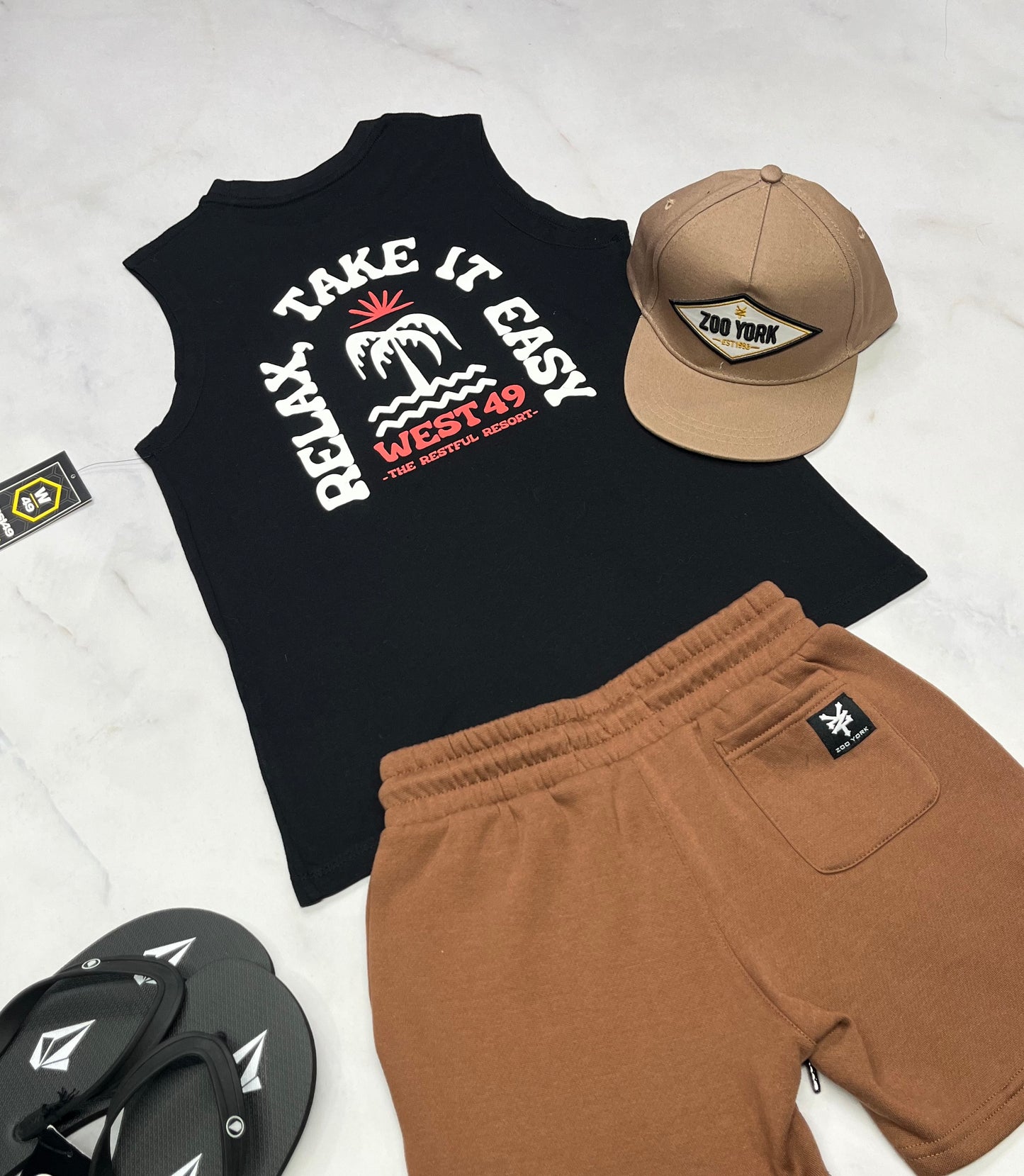 🌴Camisole: West beau logo au dos . 7-8 ans garçon look ample neuve .
