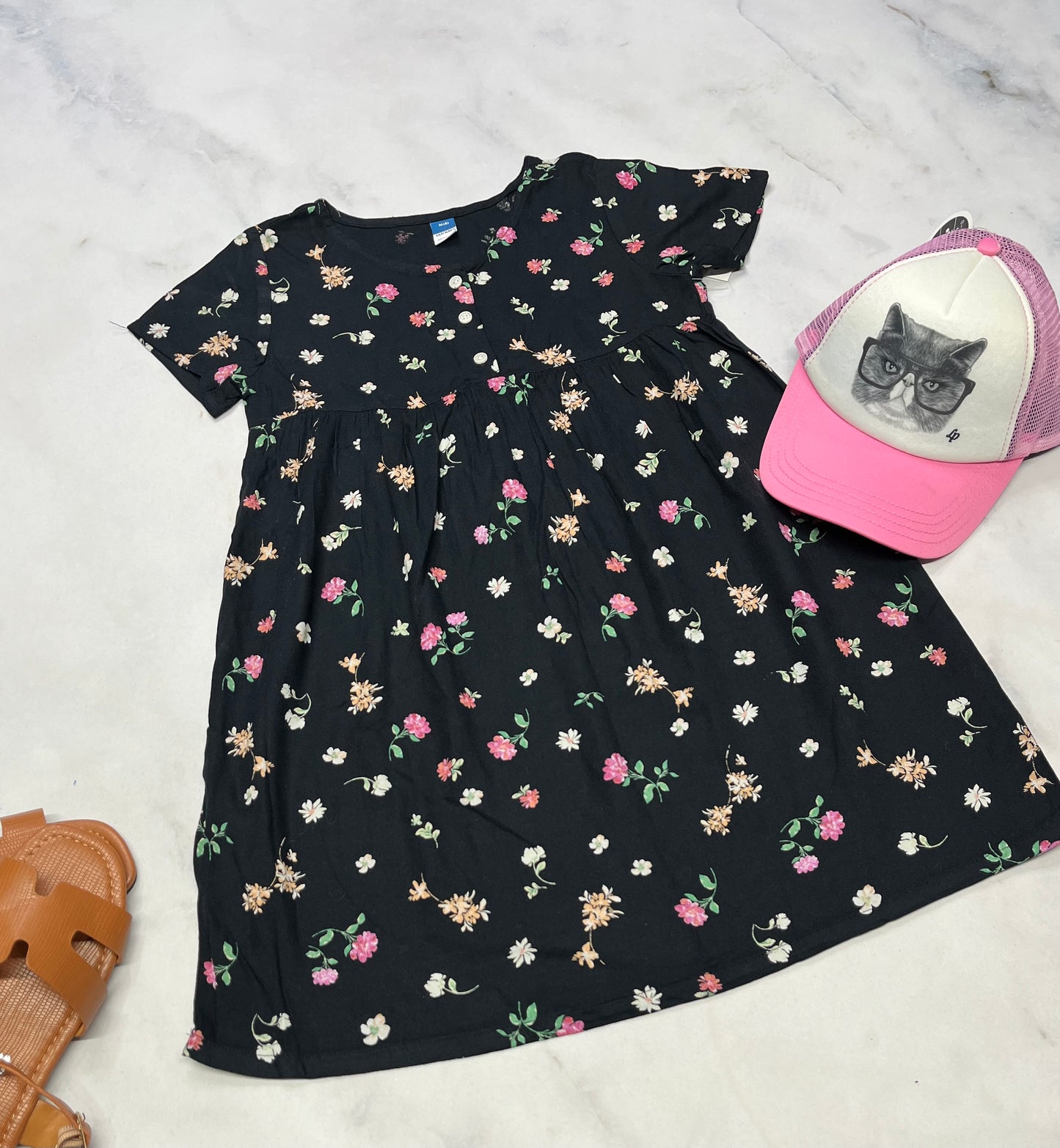 🌸 Robe fleurit : tissu souple 3 boutons au haut . 8 ans fille neuve .