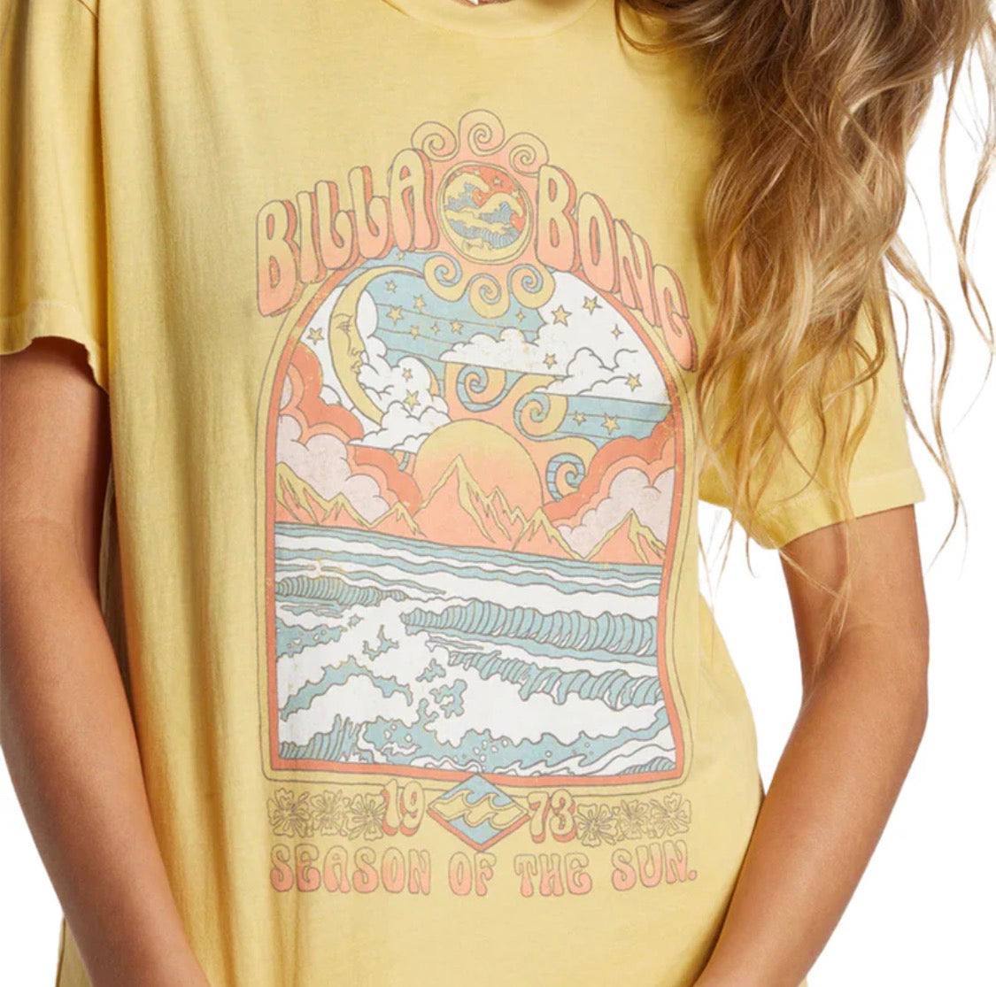 🌿 Solde T-Shirt : Billabong S/ femme look over size neuf mais ligne ultra flou d’impression .