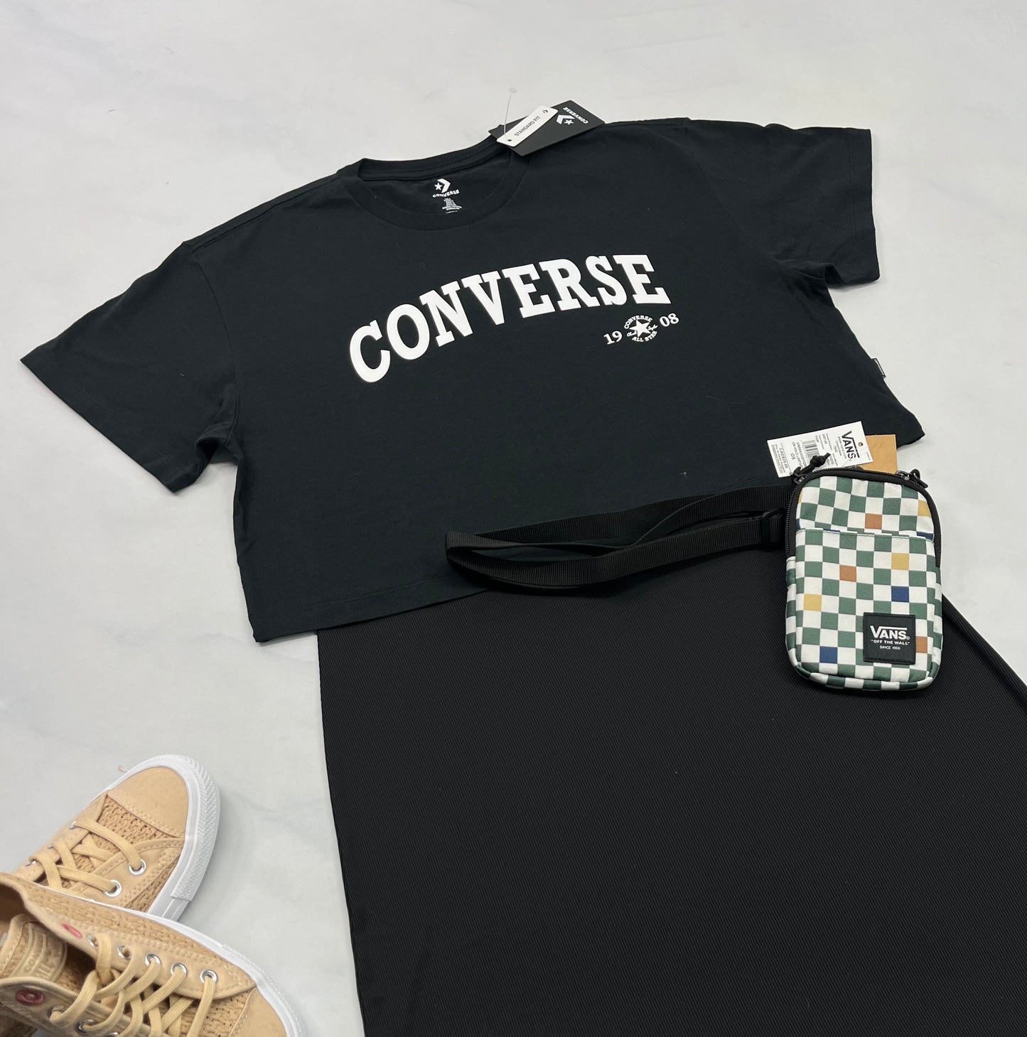🤩 Manche courte : Converse noir look écourté L/ femme neuf !